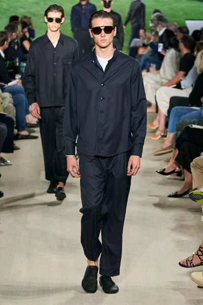 Look 72